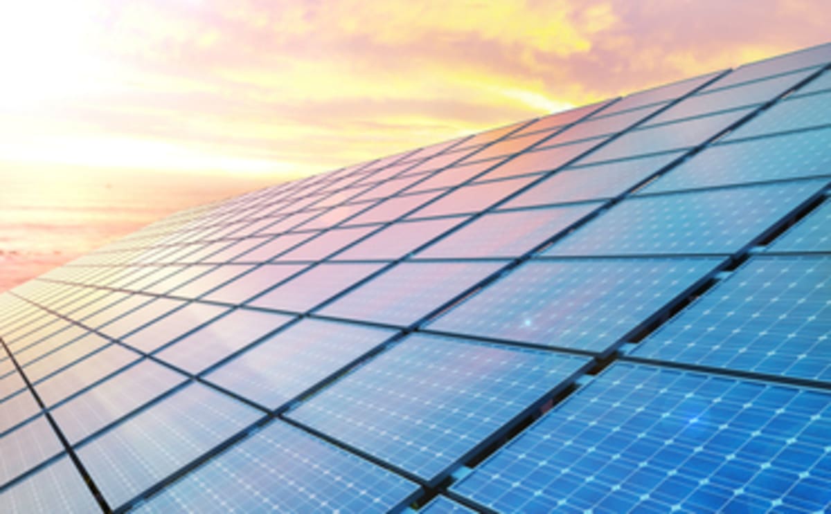 Record 814GW of Solar and Wind Installed Globally in 2025