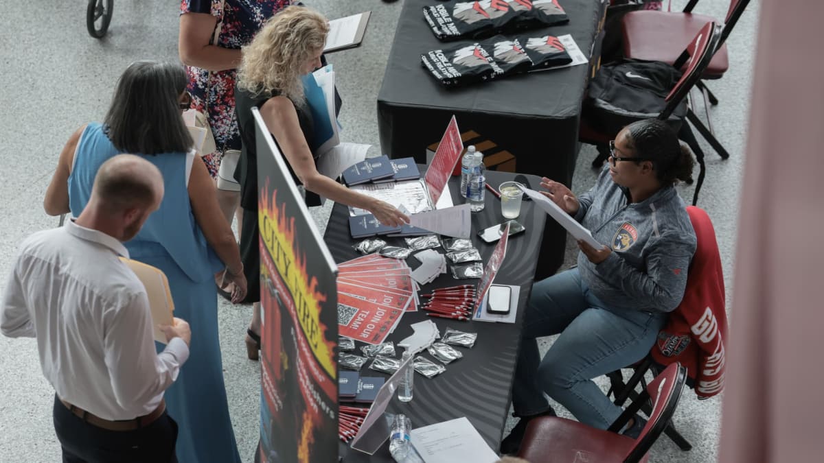U.S. Jobs Surge: 172,000 Added in May, Double Expectations