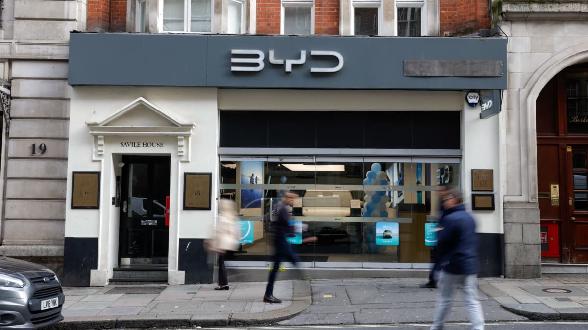 UK Embraces Chinese EVs as Sales Jump to 285K