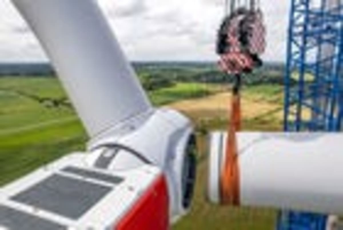 Spain's Hybrid Solar-Wind Farms Solve Power Pricing Crisis - Image 5