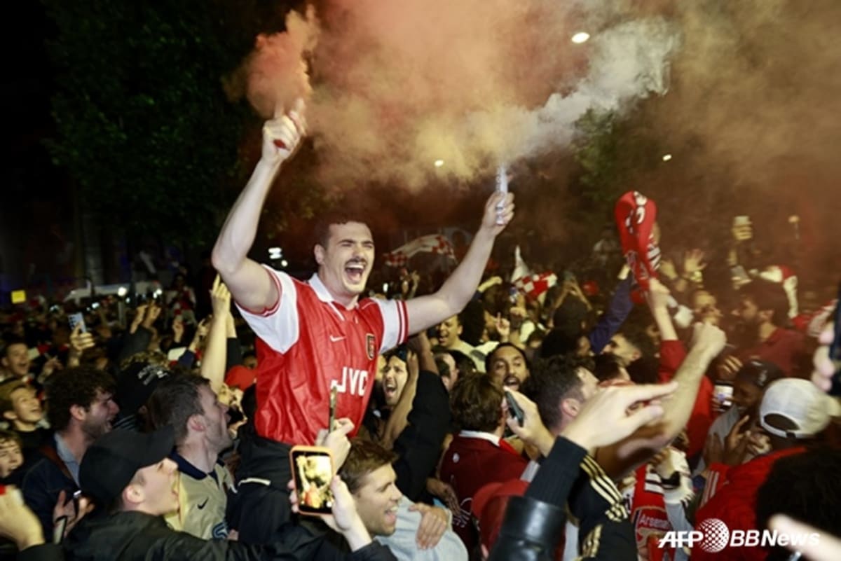 Arsenal Wins First Title in 22 Years, Players Weep with Joy - Image 4