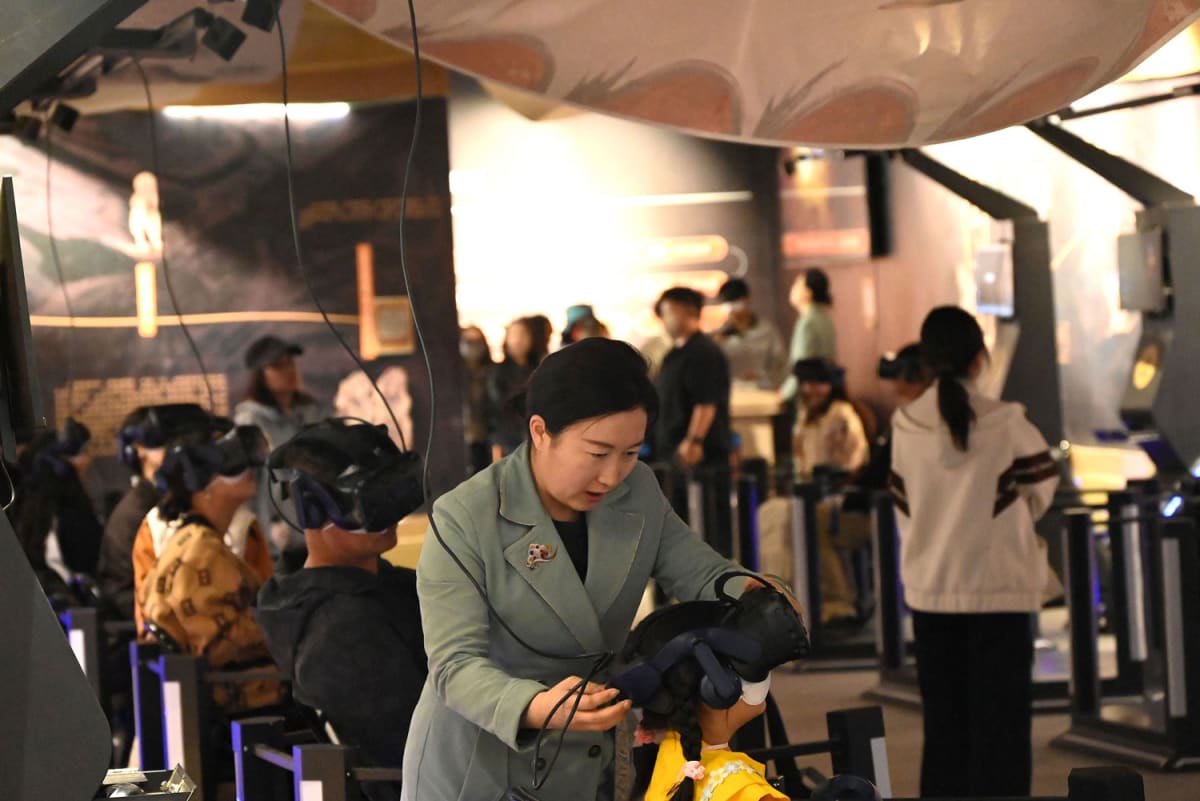VR Opens China's Ancient Caves to Millions Safely - Image 4