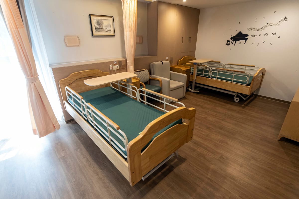 China's New 'Real Estate Agents' Help Families Find Care Homes - Image 2
