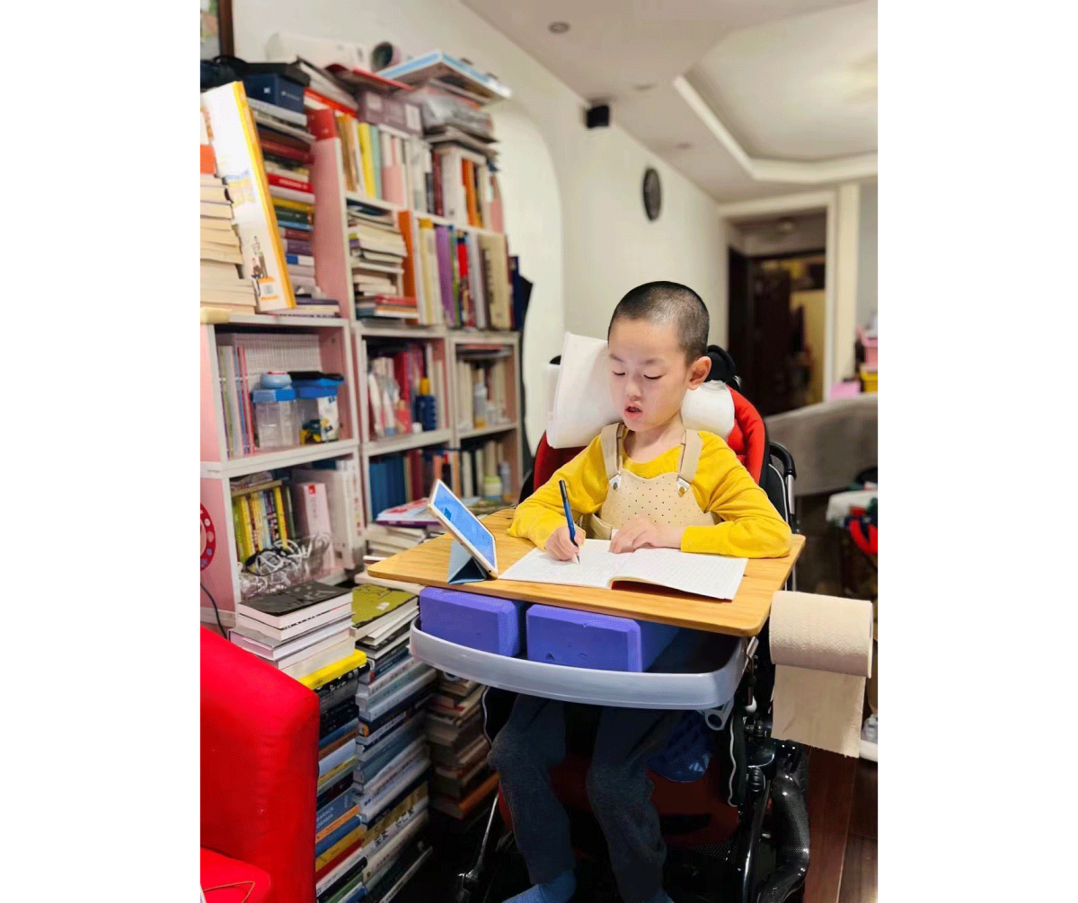 Shanghai Boy Beats Fatal Diagnosis, Graduates Top of Class - Image 5