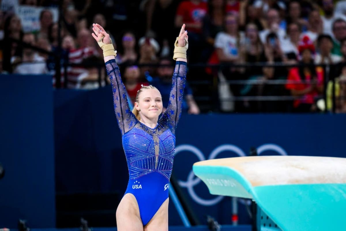 Olympic Gymnast Jade Carey Returns With 2 Gold Medals - Image 3