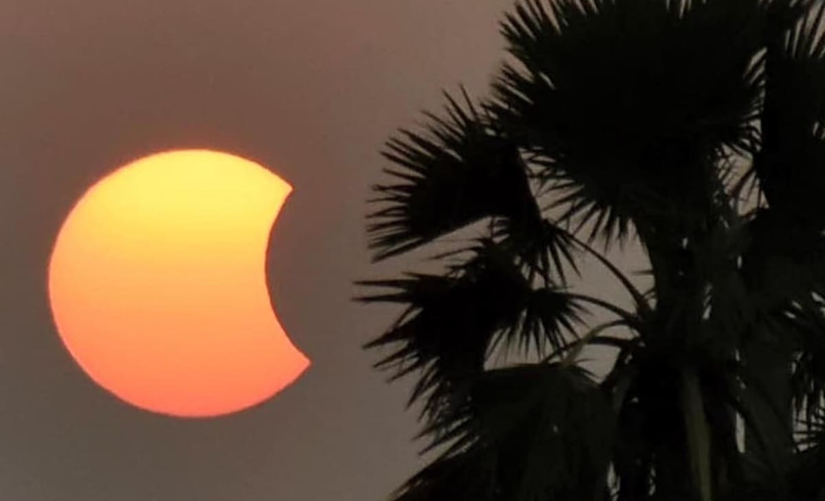 Solar Eclipse and Perseid Meteor Peak Same Day Aug. 12 - Image 2