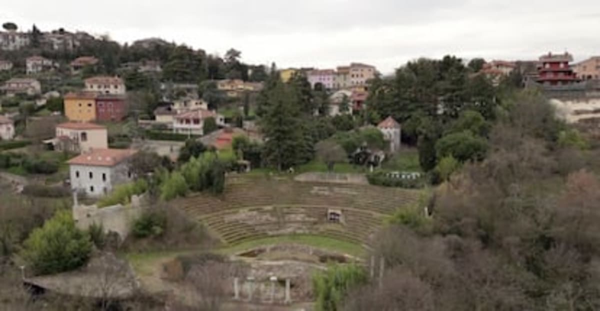 Italy Catches Fake Roman Theater After 10-Year Investigation - Image 3