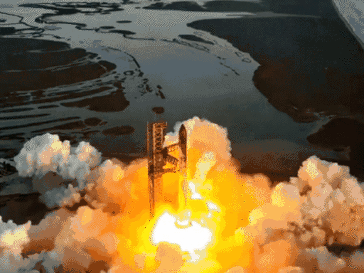 SpaceX Starship 13 Launches Successfully After Engine Fixes - Image 2