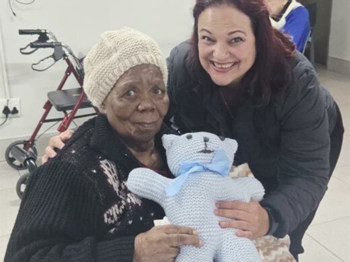 Johannesburg Knitters Bring Comfort With Handmade Gifts - Image 4