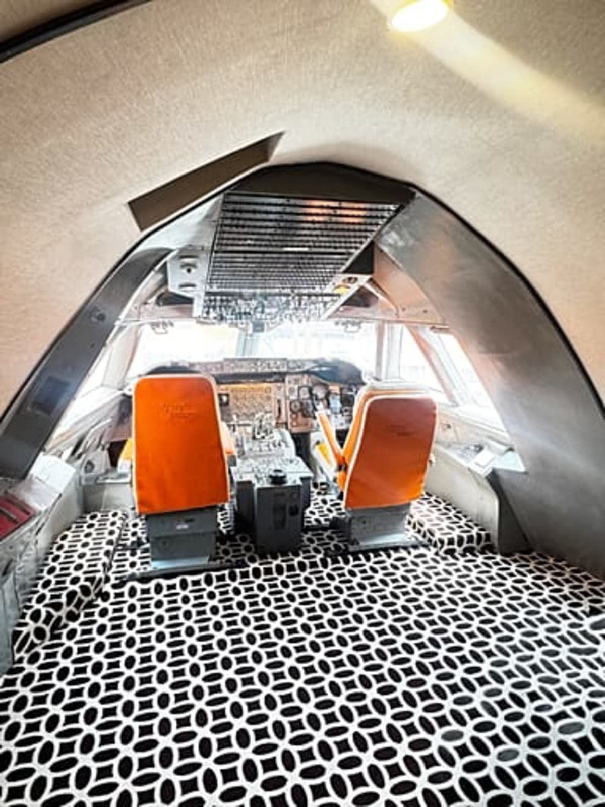 Malaysia Hotel Turns Two Boeing 747s Into Luxury Suites - Image 2