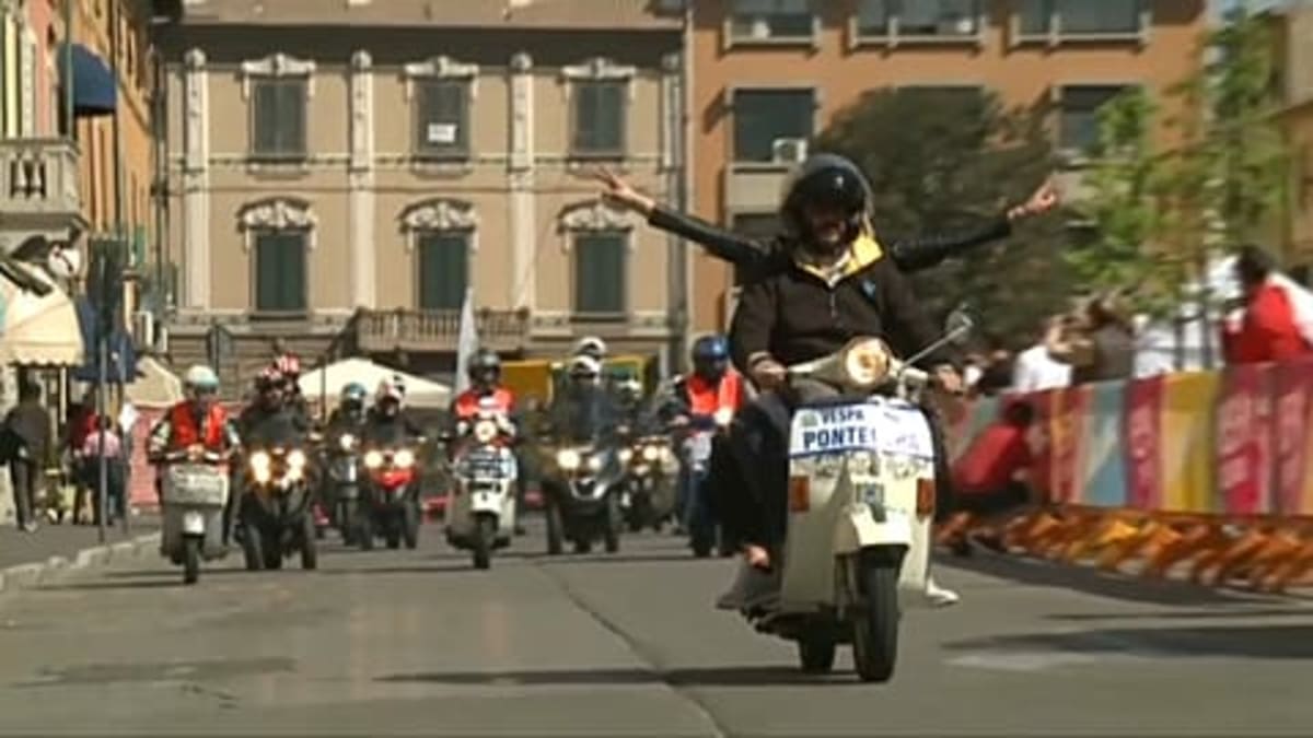 Italy's Vespa Scooter Celebrates 80 Years of Freedom - Image 4