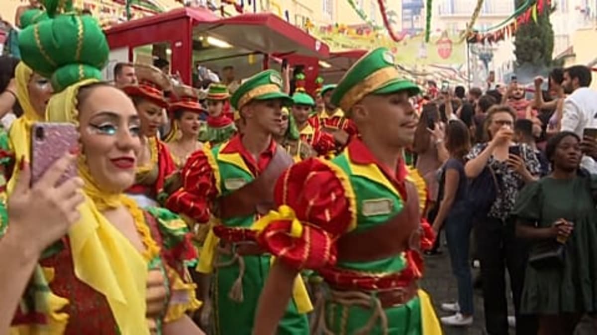Lisbon's Saints Festival Unites Generations in June - Image 4