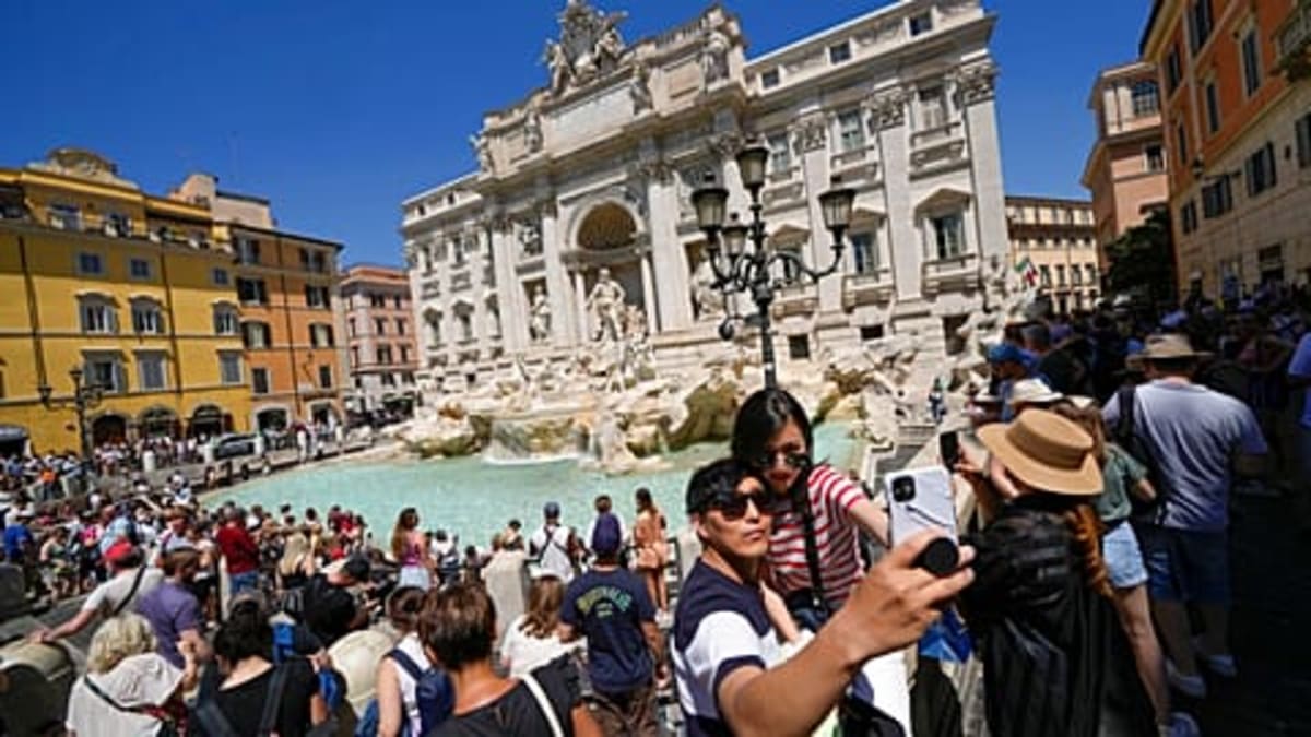 Rome's 6K Running Tour Visits Ancient Ruins and Street Cats - Image 4
