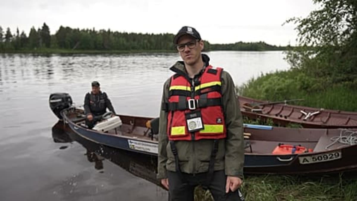 Dutch Angler Catches Record 8-Foot Catfish in River Waal - Image 4