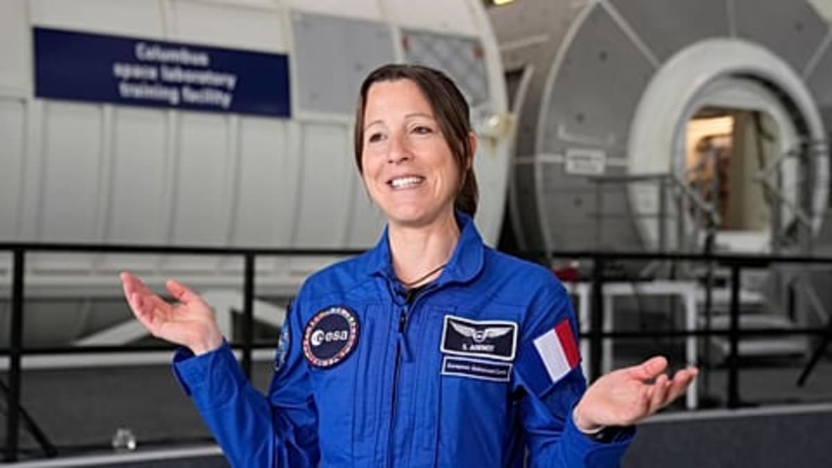 France's Sophie Adenot Makes History with First Spacewalk - Image 2