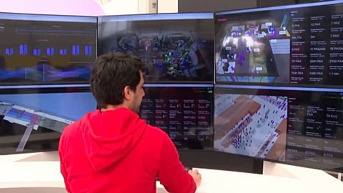 AI Robots Now Drive Travelers Through Airport Terminals - Image 4