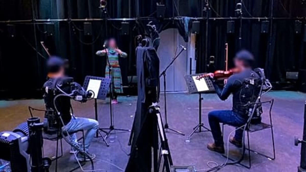 Robotic Exoskeletons Help Musicians Play Better Together - Image 5