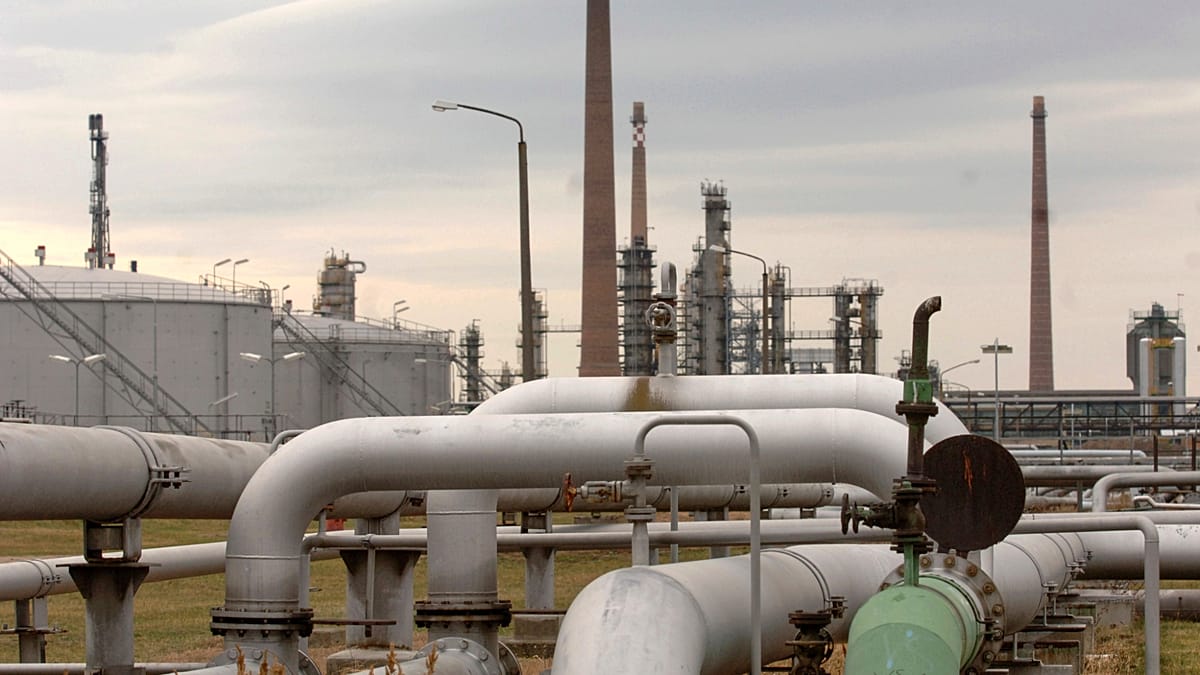 Ukraine Repairs Oil Pipeline, Unlocks €90B Aid Package