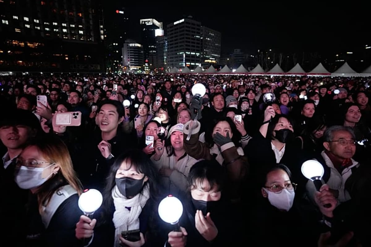BTS Returns: 260,000 Fans Gather for Seoul Comeback Concert - Image 3