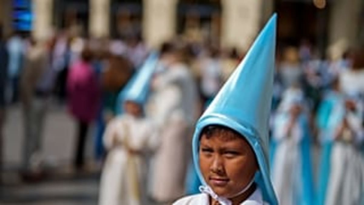 Barcelona Chocolatier Reinvents Easter Tradition with Color - Image 3