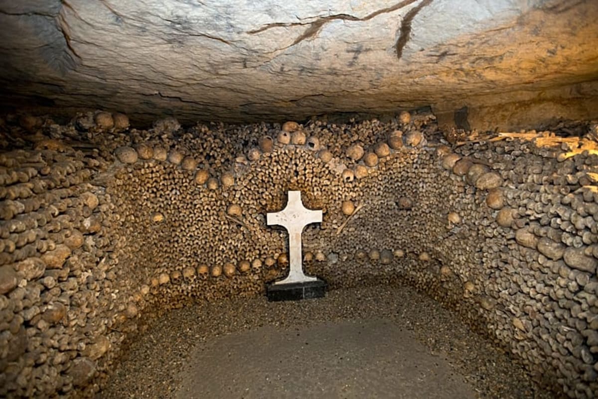 Paris Catacombs Reopen After 5-Month Safety Upgrade - Image 2