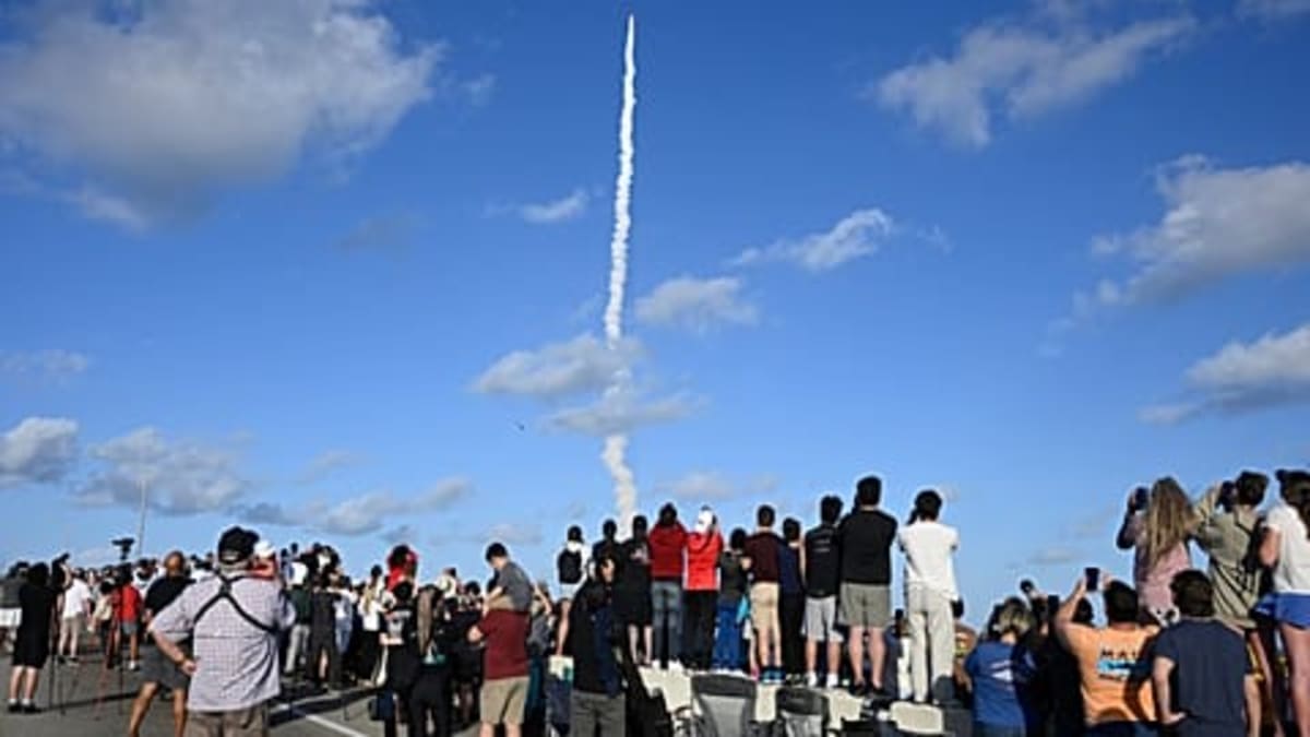 Artemis II Astronauts Return Friday After Historic Moon Flyby - Image 2