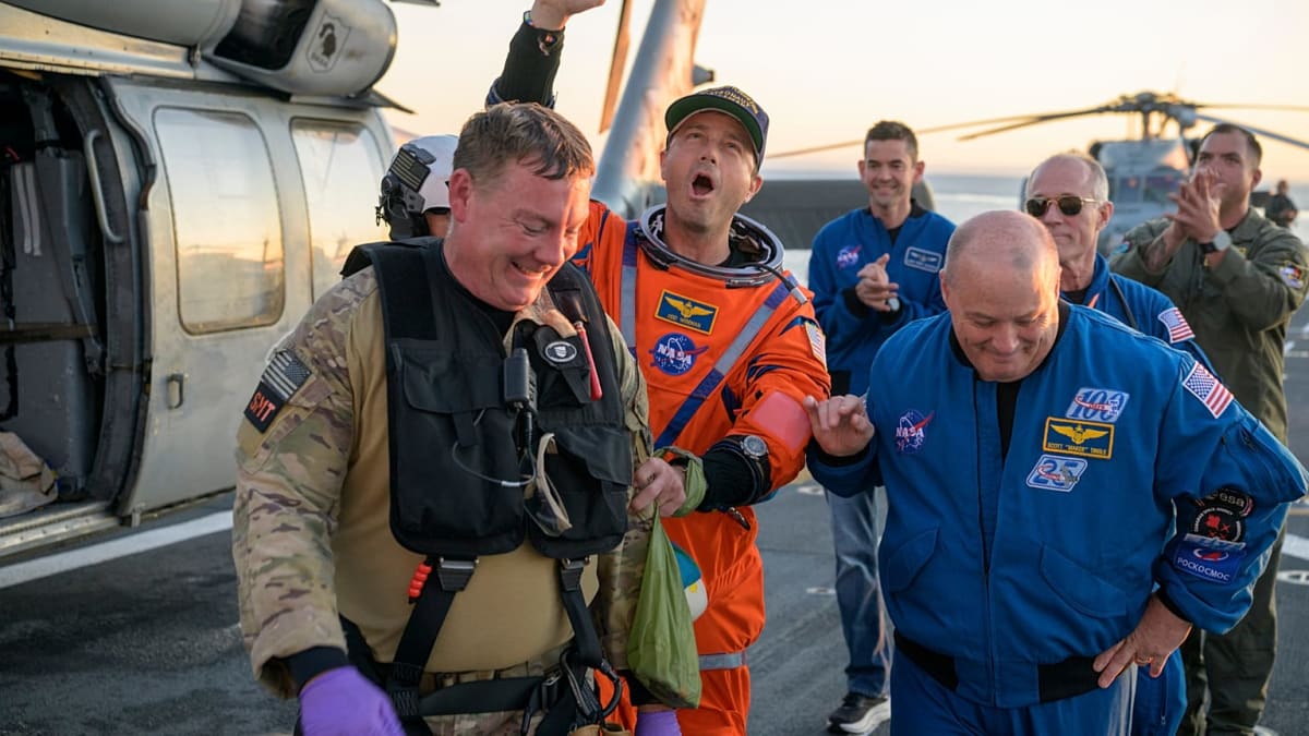 Artemis II Crew Returns After Record Moon Mission - Image 2