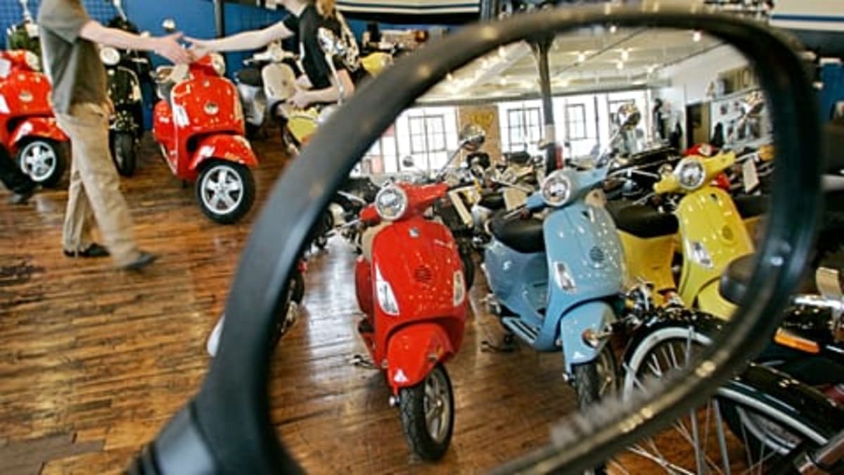 Italy's Vespa Scooter Celebrates 80 Years of Freedom - Image 5