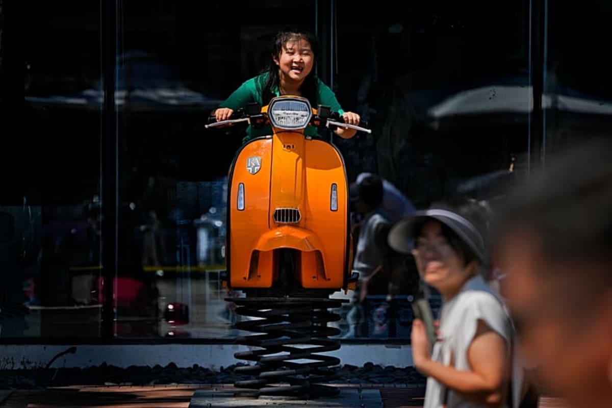 Italy's Vespa Scooter Celebrates 80 Years of Freedom - Image 2