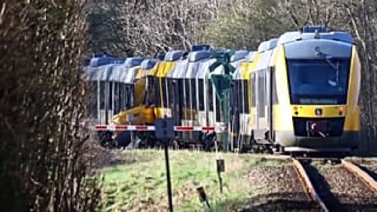 Two Runners Help Rival Cross Boston Marathon Finish Line - Image 4