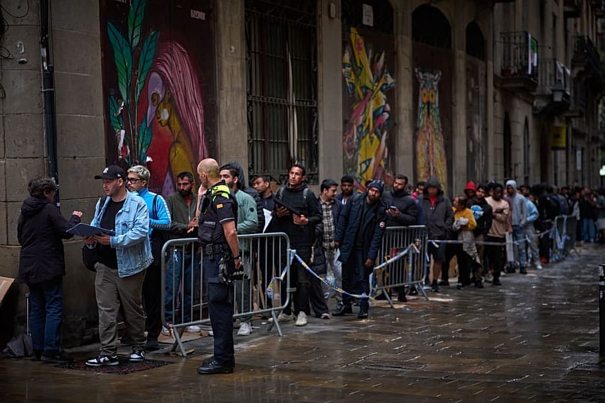 Spain Gets 1M Applications for Immigration Amnesty Program - Image 4