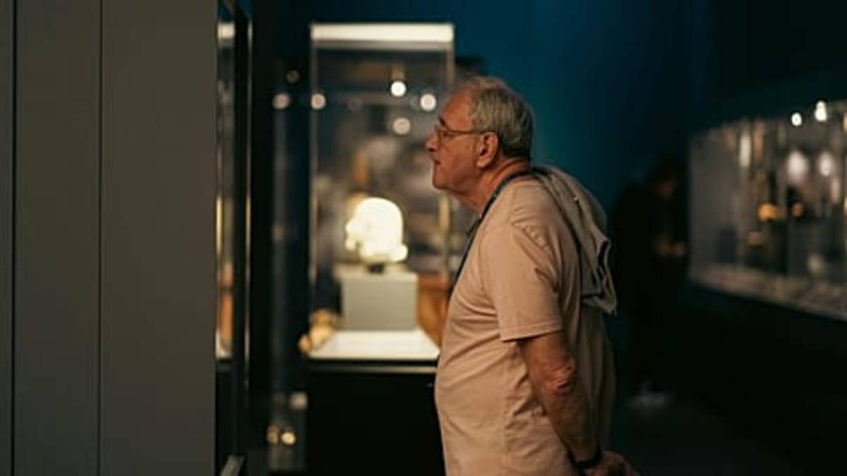 900-Year-Old Bayeux Tapestry Fully Displayed for First Time - Image 4