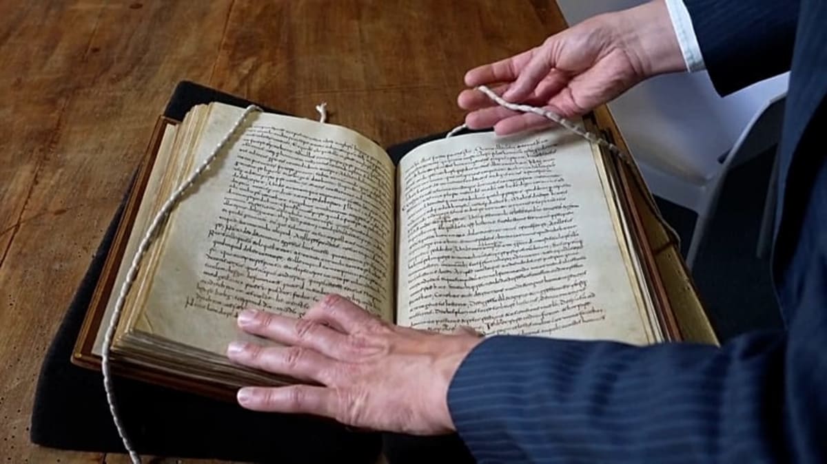 Lost 9th-Century English Poem Found in Rome Library - Image 2