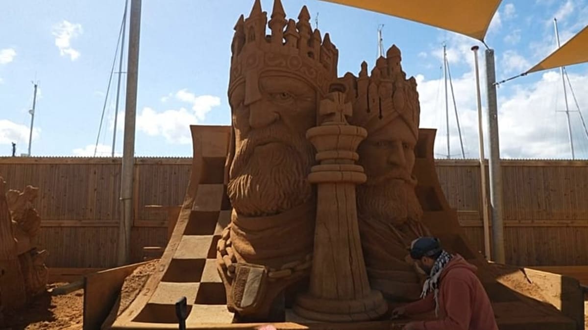 Danish Town Turns Sand Into Medieval Magic - Image 2