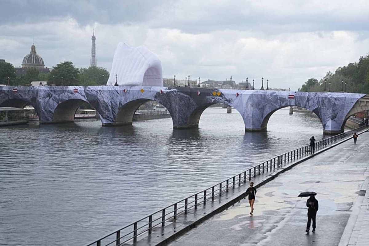 Paris Bridge Becomes a Cave for 3 Weeks Starting June 6 - Image 3