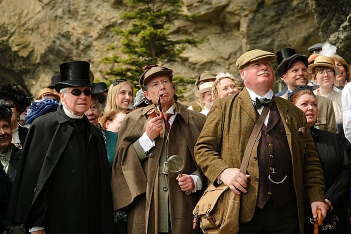 Sherlock Fans Reenact Iconic Scene at Swiss Waterfall - Image 4