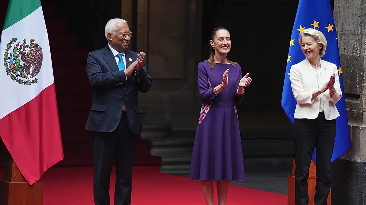 European and Mexican leaders shaking hands at signing ceremony in Mexico City