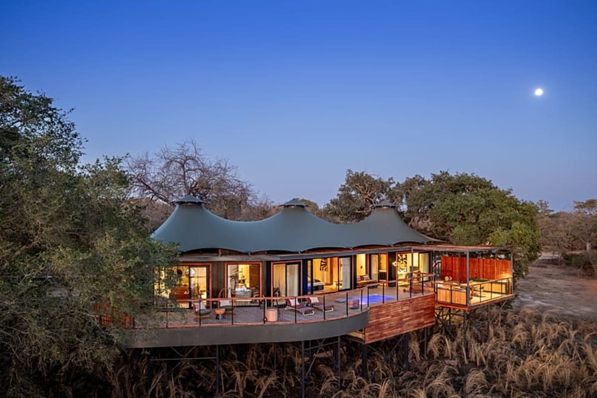Africa's New Safari Lodges Redefine Eco-Luxury Travel - Image 3