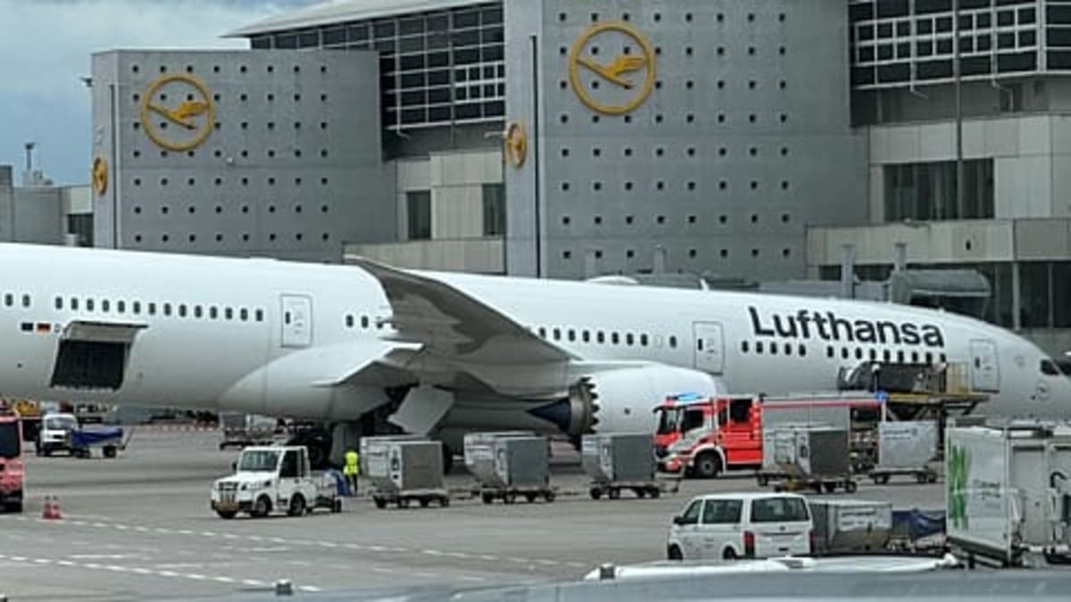 Portugal Adds 340 Officers to Speed Airport Lines - Image 2