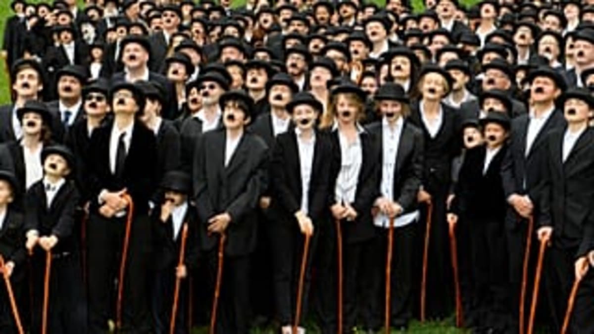 400+ Chaplin Lookalikes Gather for Swiss World Record - Image 3