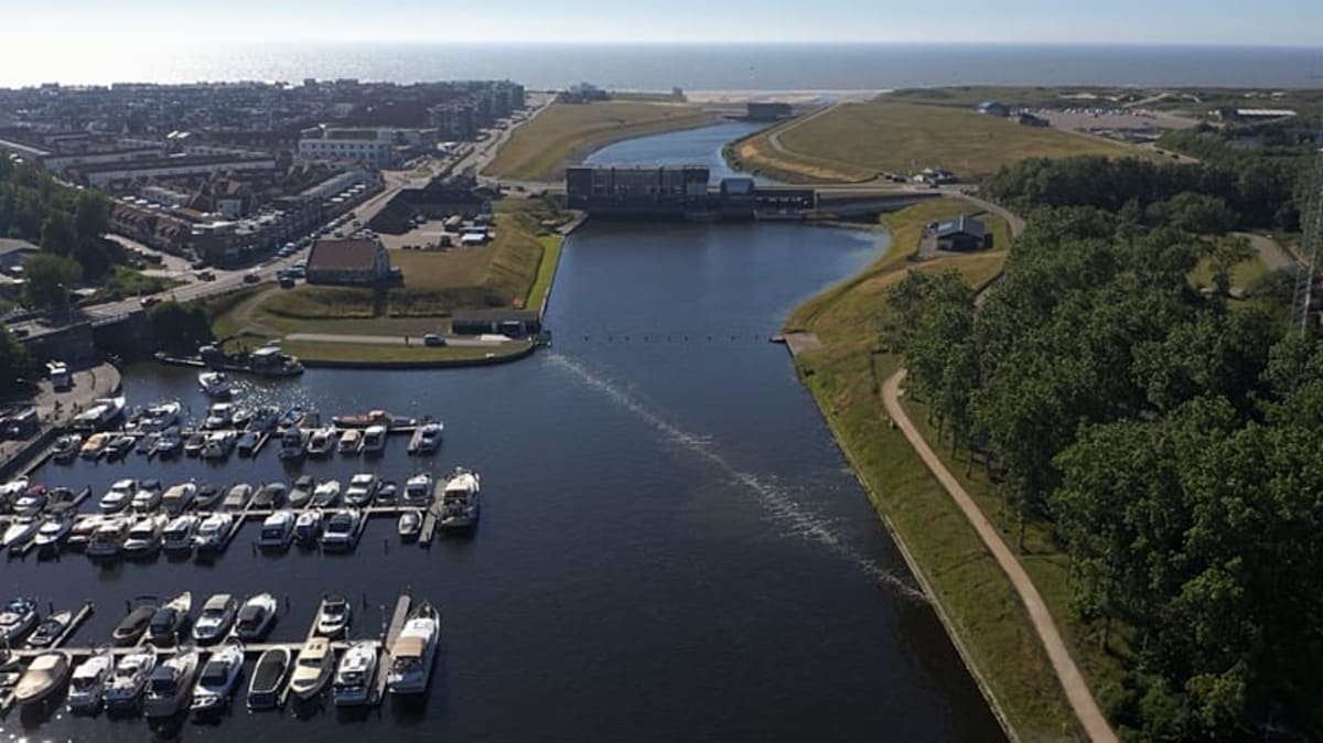 Dutch Bubble Curtain Catches 86% of River Plastic - Image 2
