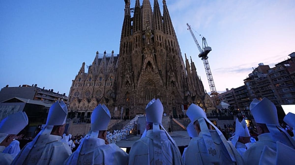 Barcelona's Sagrada Família Now World's Tallest Church - Image 2
