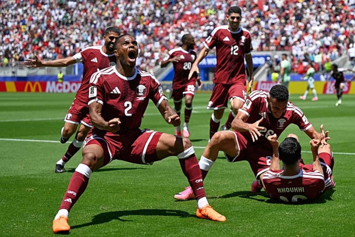 Qatar Scores First-Ever World Cup Point in Final Seconds - Image 2