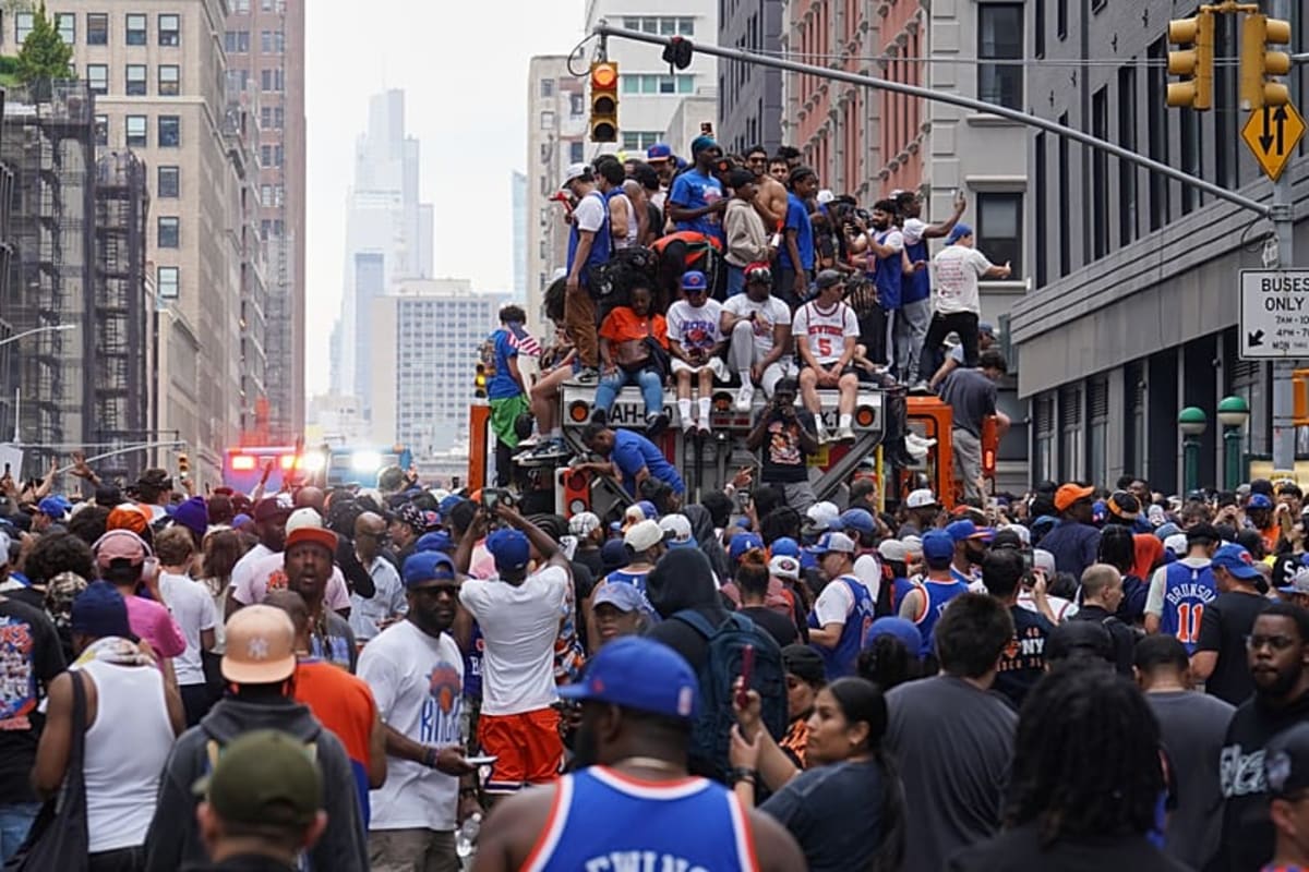 NYC Celebrates Knicks' First NBA Title in 53 Years - Image 2