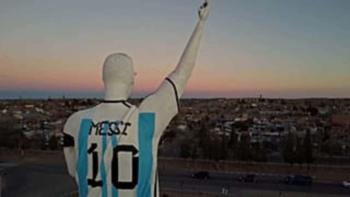 Argentina Unveils 26-Meter Messi Statue in Patagonia - Image 3