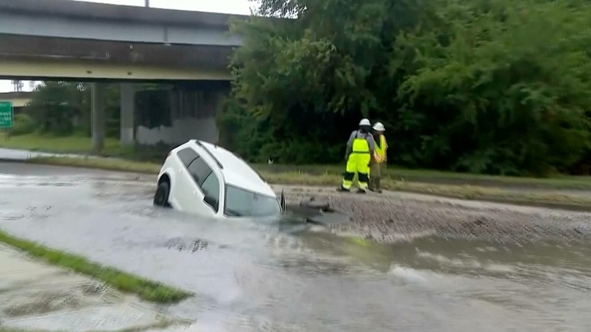 Virginia Officer Rescues Woman from Flooded Sinkhole