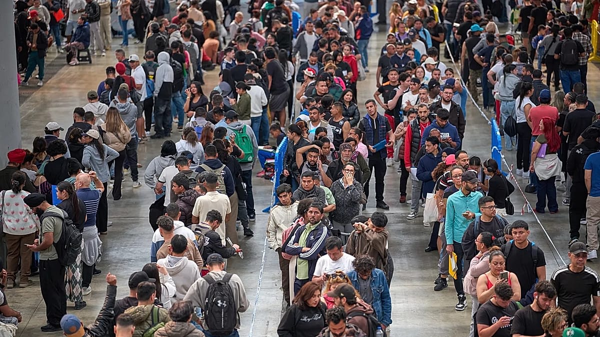 Spain Gets 1M Applications for Immigration Amnesty Program