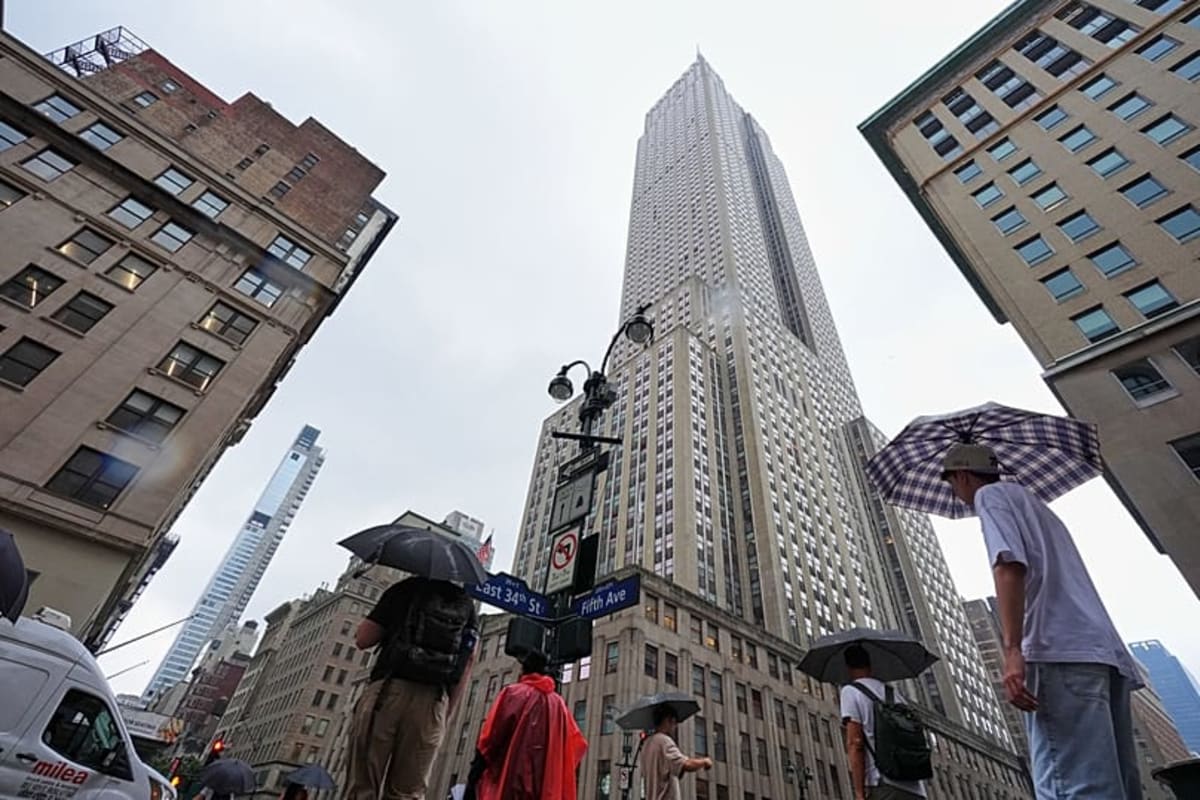 NYC Couple Proposes Atop Empire State Building Antenna - Image 2
