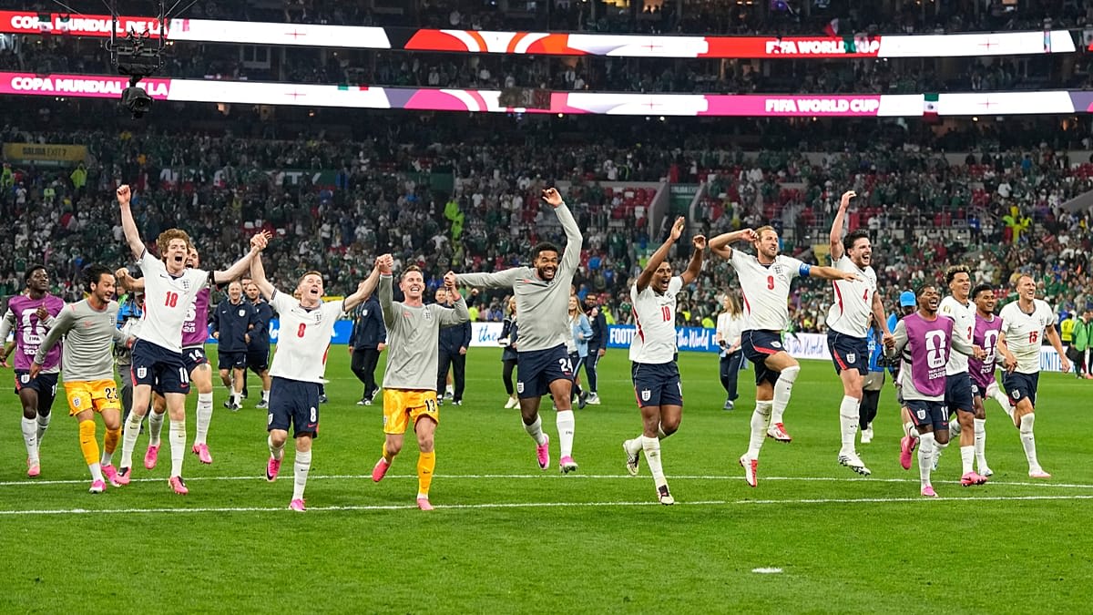 England Wins Historic World Cup Match at Mexico's Azteca
