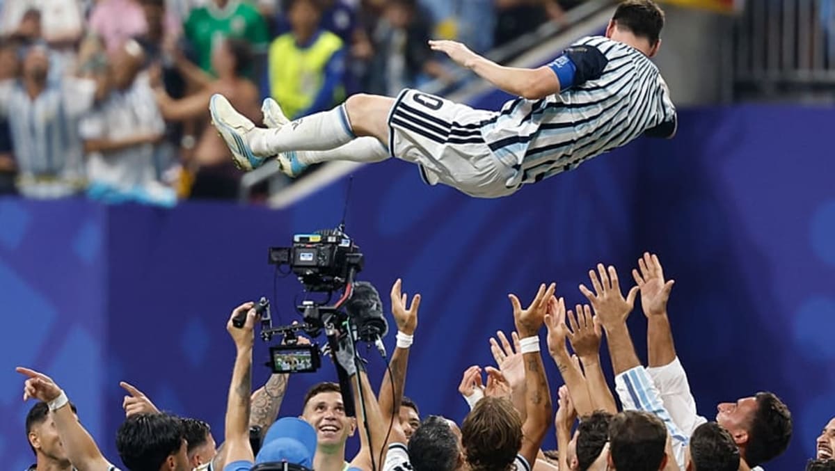 Argentina Scores 3 Goals in 11 Minutes to Stun Egypt - Image 3
